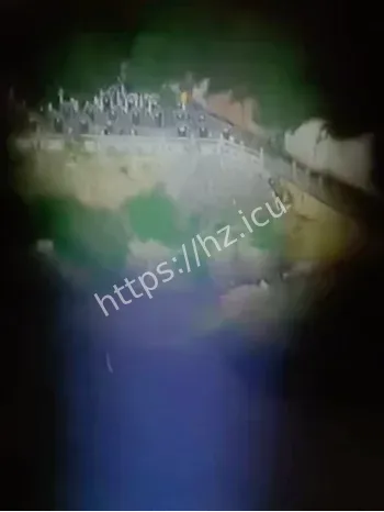 户外探险小龙冰馆